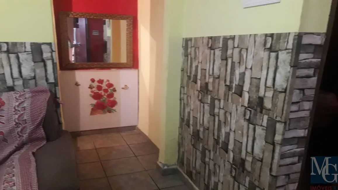 Casa com 2 quartos à venda, 45m2 em Centro, Duque De Caxias - RJ - imagem 5 Foto 5 de Casa com 2 quartos à venda, 45m2 em Centro, Duque De Caxias - RJ