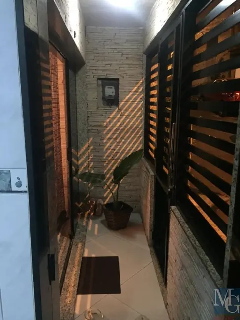 Casa com 2 quartos à venda, 100m2 em Vila Oito de Maio, Duque De Caxias - RJ - imagem 5 Foto 5 de Casa com 2 quartos à venda, 100m2 em Vila Oito de Maio, Duque De Caxias - RJ