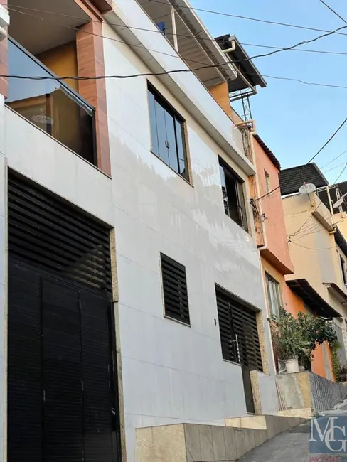 Casa com 2 quartos à venda, 100m2 em Vila Oito de Maio, Duque De Caxias - RJ - imagem 3 Foto 3 de Casa com 2 quartos à venda, 100m2 em Vila Oito de Maio, Duque De Caxias - RJ