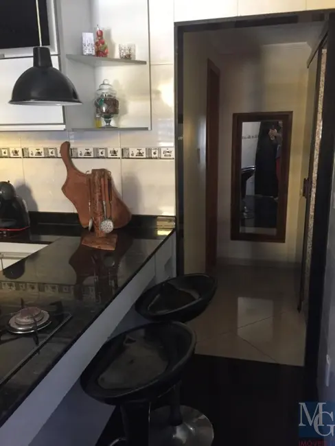 Foto 9 de Casa com 2 quartos à venda, 100m2 em Vila Oito de Maio, Duque De Caxias - RJ