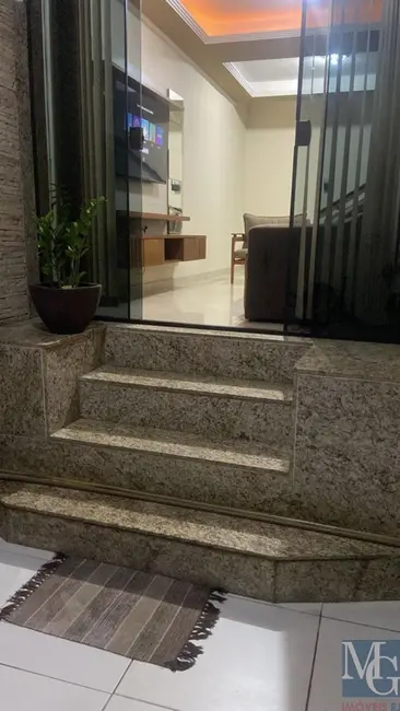 Casa com 2 quartos à venda, 100m2 em Vila Oito de Maio, Duque De Caxias - RJ - imagem 4 Foto 4 de Casa com 2 quartos à venda, 100m2 em Vila Oito de Maio, Duque De Caxias - RJ