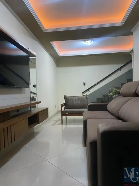 Casa com 2 quartos à venda, 100m2 em Vila Oito de Maio, Duque De Caxias - RJ - imagem 7 Foto 7 de Casa com 2 quartos à venda, 100m2 em Vila Oito de Maio, Duque De Caxias - RJ