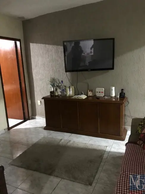Casa com 2 quartos à venda, 54m2 em Jardim Vinte e Cinco de Agosto, Duque De Caxias - RJ - imagem 6 Foto 6 de Casa com 2 quartos à venda, 54m2 em Jardim Vinte e Cinco de Agosto, Duque De Caxias - RJ