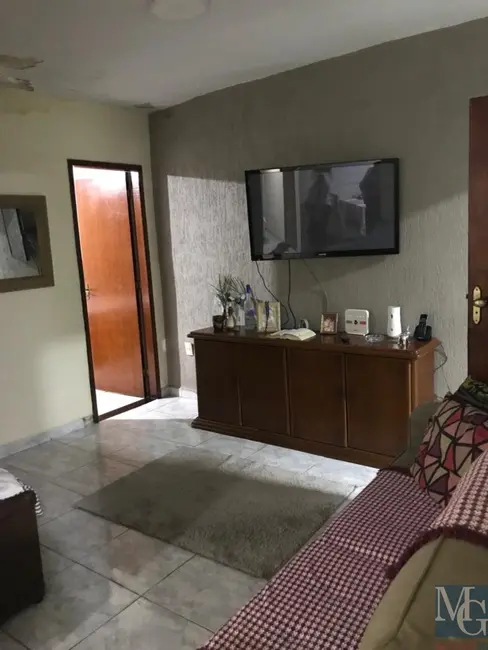 Casa com 2 quartos à venda, 54m2 em Jardim Vinte e Cinco de Agosto, Duque De Caxias - RJ - imagem 5 Foto 5 de Casa com 2 quartos à venda, 54m2 em Jardim Vinte e Cinco de Agosto, Duque De Caxias - RJ