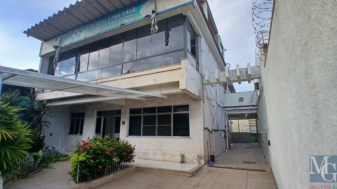 Casa com 3 quartos à venda, 266m2 em Jardim Vinte e Cinco de Agosto, Duque De Caxias - RJ - imagem 3 Foto 3 de Casa com 3 quartos à venda, 266m2 em Jardim Vinte e Cinco de Agosto, Duque De Caxias - RJ