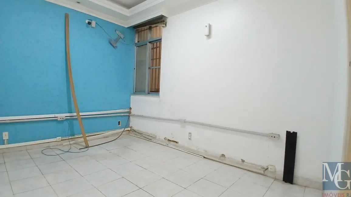 Casa com 3 quartos à venda, 266m2 em Jardim Vinte e Cinco de Agosto, Duque De Caxias - RJ - imagem 9 Foto 9 de Casa com 3 quartos à venda, 266m2 em Jardim Vinte e Cinco de Agosto, Duque De Caxias - RJ