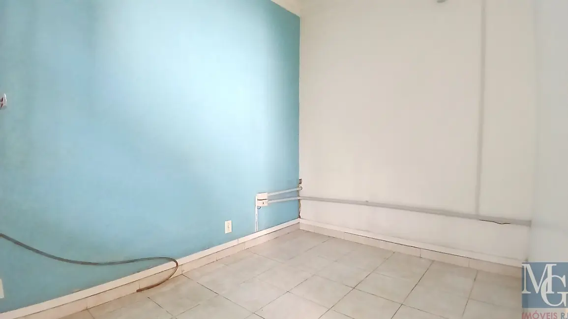 Casa com 3 quartos à venda, 266m2 em Jardim Vinte e Cinco de Agosto, Duque De Caxias - RJ - imagem 7 Foto 7 de Casa com 3 quartos à venda, 266m2 em Jardim Vinte e Cinco de Agosto, Duque De Caxias - RJ