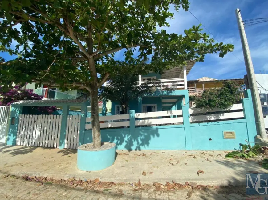 Foto 3 de Casa com 4 quartos à venda, 150m2 em Arraial Do Cabo - RJ