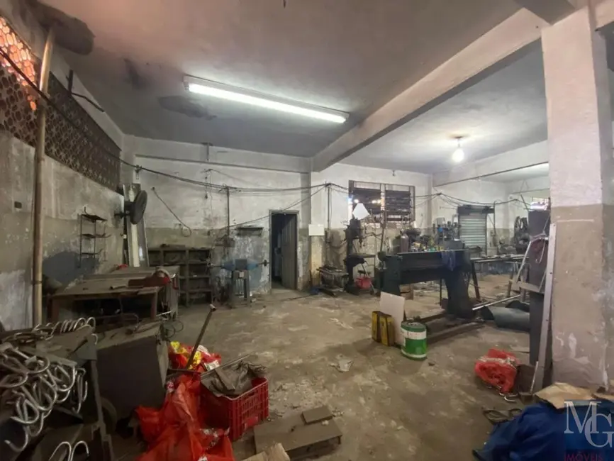 Foto 2 de Armazém / Galpão à venda, 700m2 em Parque Beira Mar, Duque De Caxias - RJ