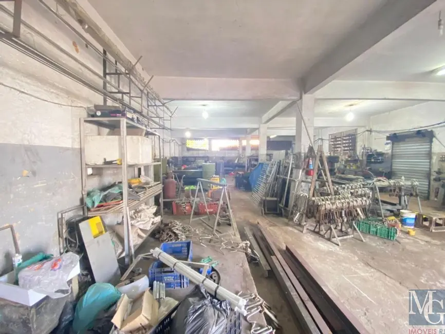 Foto 1 de Armazém / Galpão à venda, 700m2 em Parque Beira Mar, Duque De Caxias - RJ