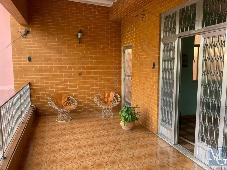 Foto 6 de Casa com 5 quartos à venda, 250m2 em Centro, Duque De Caxias - RJ