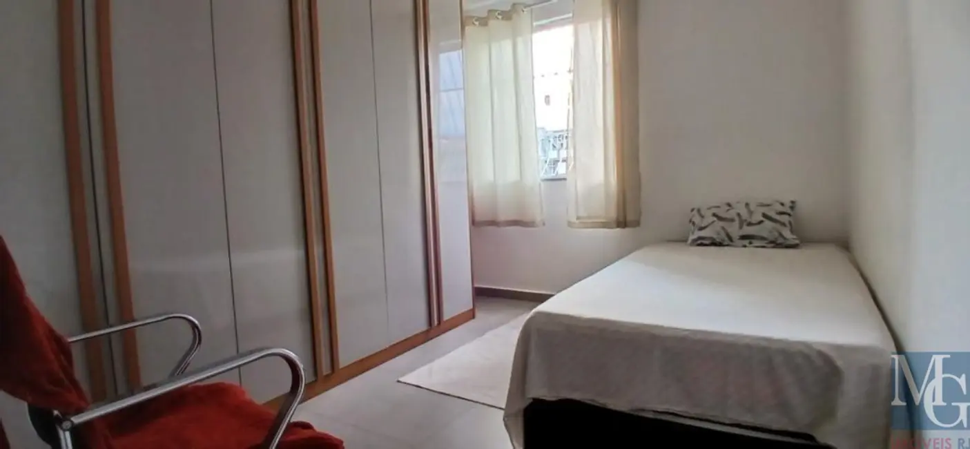 Foto 2 de Casa com 2 quartos à venda, 130m2 em Parque Laguna e Dourados, Duque De Caxias - RJ