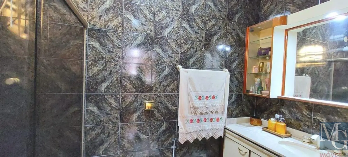 Foto 9 de Casa com 3 quartos à venda, 179m2 em Jardim Vinte e Cinco de Agosto, Duque De Caxias - RJ