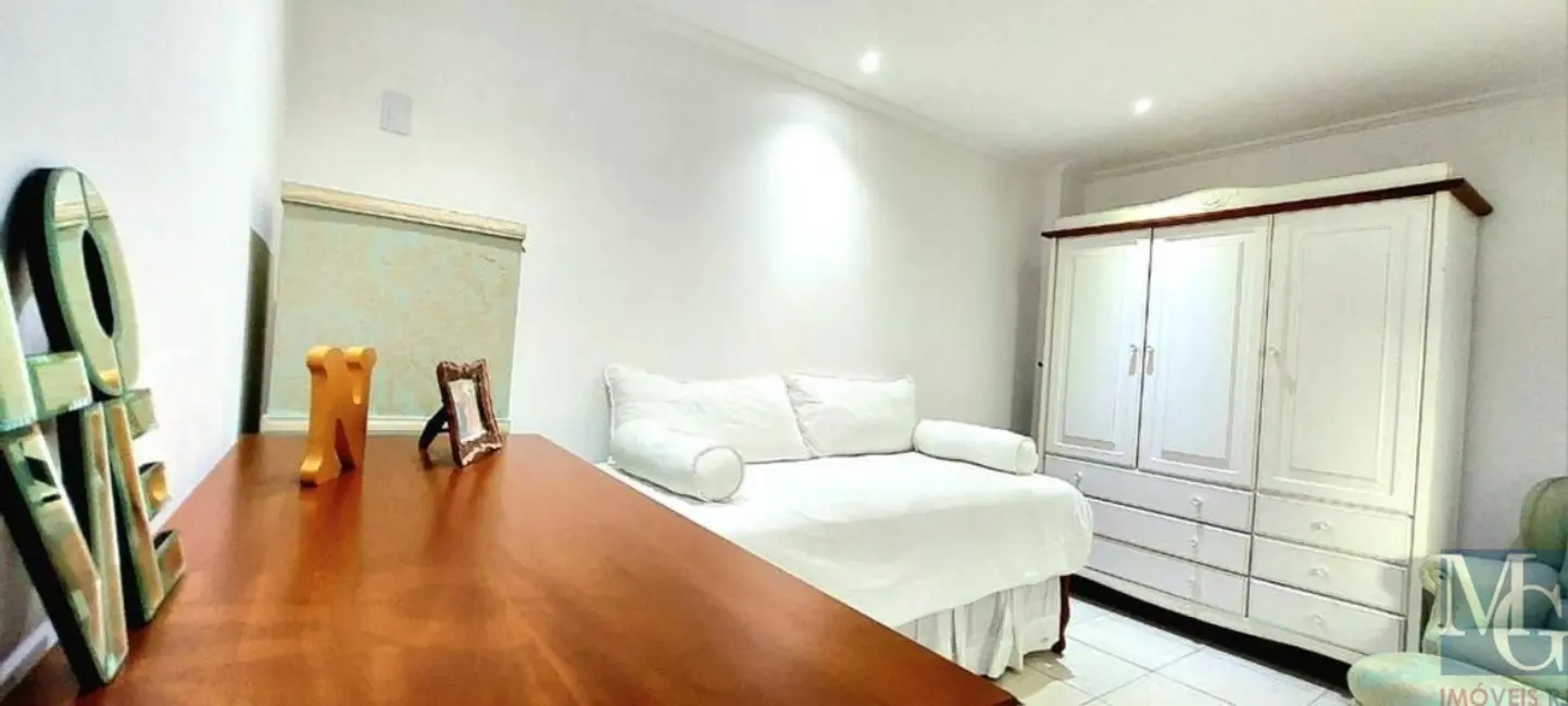 Foto 3 de Casa com 3 quartos à venda, 179m2 em Jardim Vinte e Cinco de Agosto, Duque De Caxias - RJ