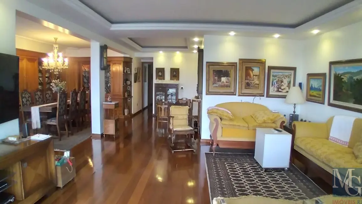 Apartamento com 4 quartos à venda, 195m2 em Jardim Vinte e Cinco de Agosto, Duque De Caxias - RJ - imagem 7 Foto 7 de Apartamento com 4 quartos à venda, 195m2 em Jardim Vinte e Cinco de Agosto, Duque De Caxias - RJ