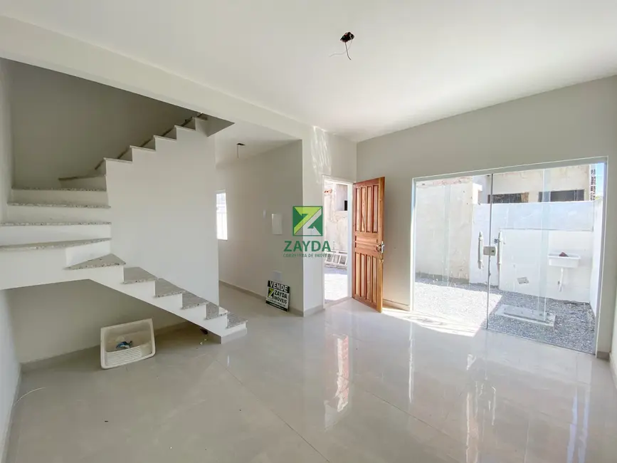 Foto 2 de Casa com 2 quartos à venda e para alugar, 80m2 em Casimiro De Abreu - RJ