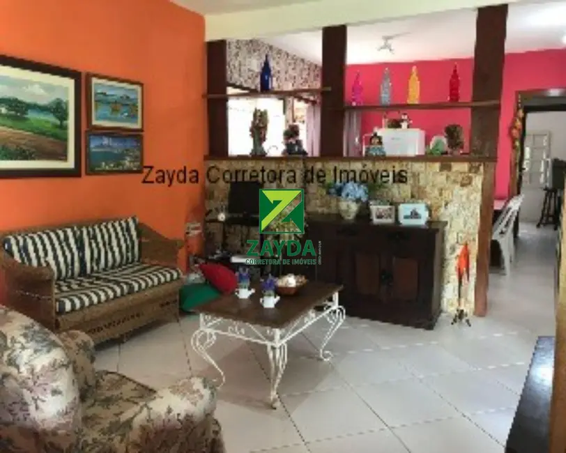 Foto 1 de Casa com 3 quartos à venda, 250m2 em Casimiro De Abreu - RJ