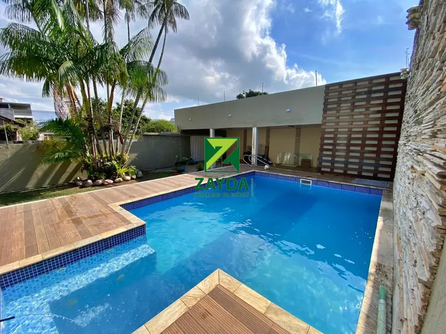 Foto 2 de Casa com 4 quartos à venda, 225m2 em Centro, Casimiro De Abreu - RJ