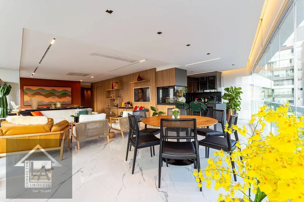 Foto 2 de Apartamento com 4 quartos à venda, 200m2 em Campo Belo, São Paulo - SP