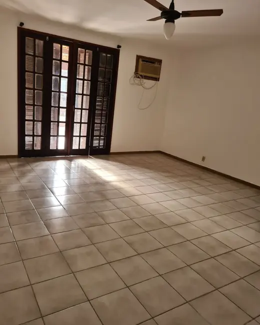 Casa com 4 quartos à venda, 420m2 em Rio De Janeiro - RJ - imagem 8 Foto 8 de Casa com 4 quartos à venda, 420m2 em Rio De Janeiro - RJ