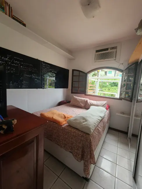 Sítio / Rancho com 2 quartos à venda, 2000m2 em Pedra de Guaratiba, Rio De Janeiro - RJ - imagem 5 Foto 5 de Sítio / Rancho com 2 quartos à venda, 2000m2 em Pedra de Guaratiba, Rio De Janeiro - RJ
