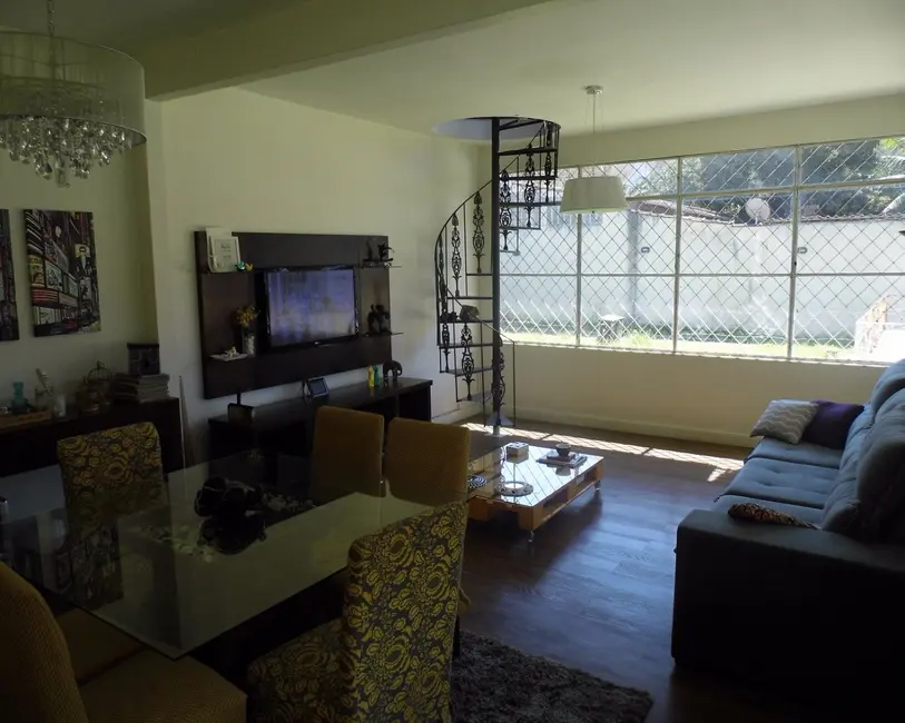 Casa com 3 quartos à venda, 310m2 em Rio De Janeiro - RJ - imagem 5 Foto 5 de Casa com 3 quartos à venda, 310m2 em Rio De Janeiro - RJ