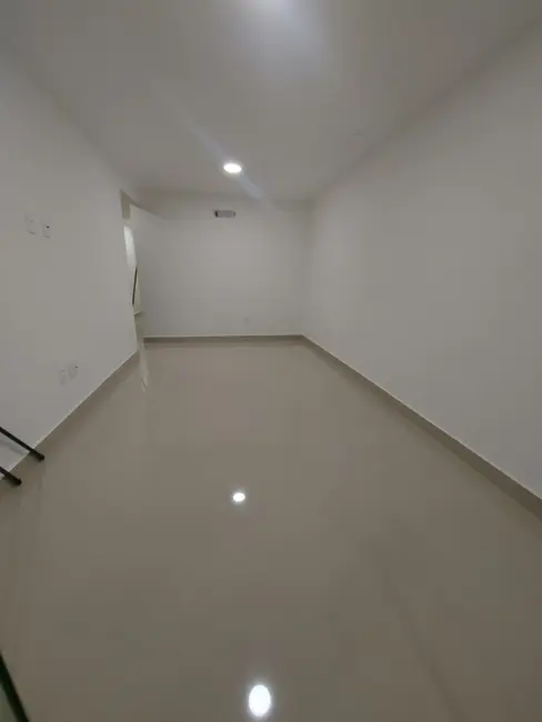 Foto 3 de Apartamento com 2 quartos para alugar em Pedra de Guaratiba, Rio De Janeiro - RJ