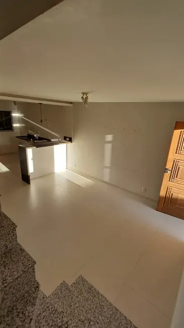 Casa com 2 quartos para alugar em Pedra de Guaratiba, Rio De Janeiro - RJ - imagem 4 Foto 4 de Casa com 2 quartos para alugar em Pedra de Guaratiba, Rio De Janeiro - RJ