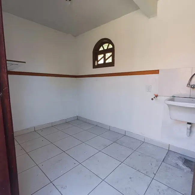 Foto 15 de Casa com 2 quartos para alugar, 10m2 em Pedra de Guaratiba, Rio De Janeiro - RJ