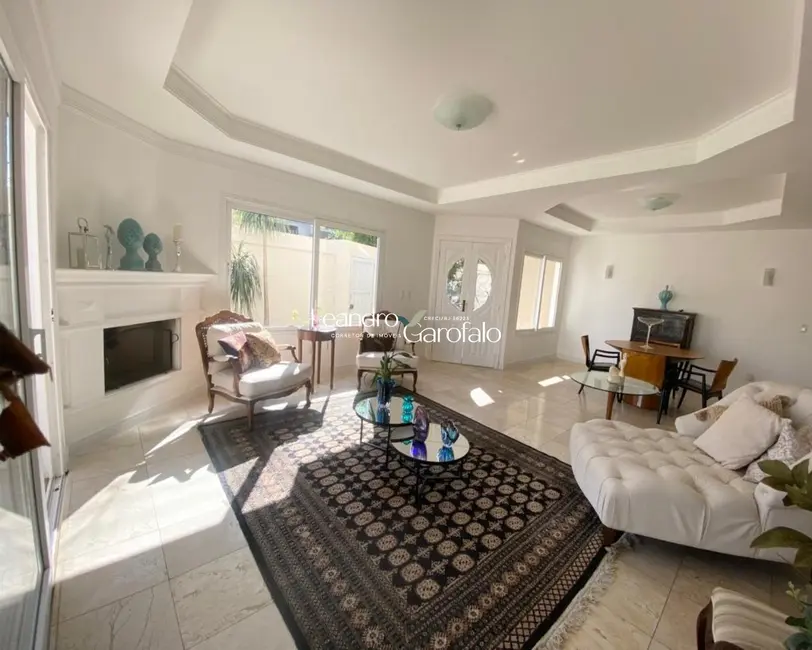 Casa com 4 quartos à venda, 358m2 em Montese, Resende - RJ - imagem 9 Foto 9 de Casa com 4 quartos à venda, 358m2 em Montese, Resende - RJ