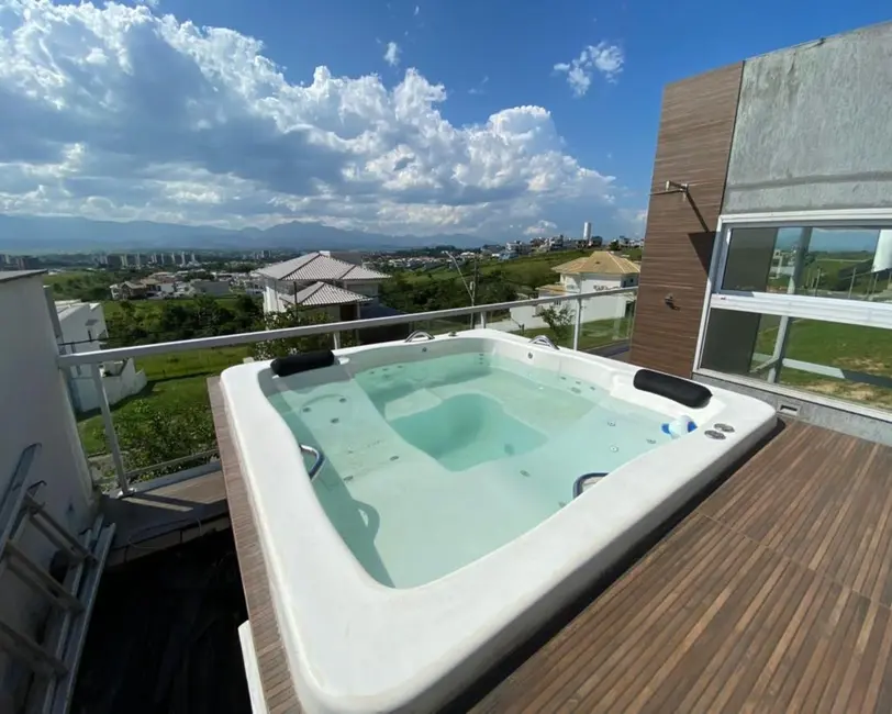 Casa de Condomínio com 4 quartos à venda, 278m2 em Resende - RJ - imagem 3 Foto 3 de Casa de Condomínio com 4 quartos à venda, 278m2 em Resende - RJ