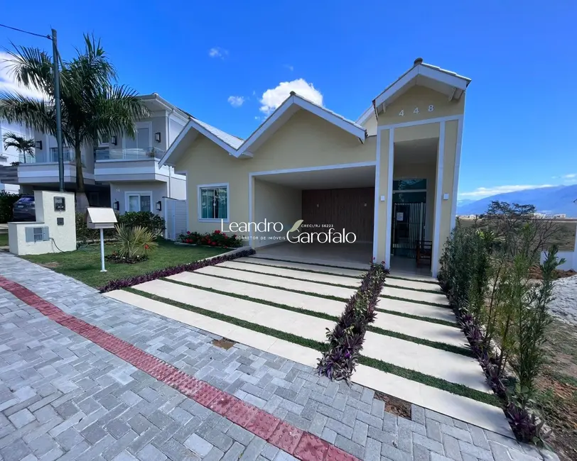 Casa de Condomínio com 3 quartos à venda, 210m2 em Resende - RJ - imagem 1 Foto 1 de Casa de Condomínio com 3 quartos à venda, 210m2 em Resende - RJ