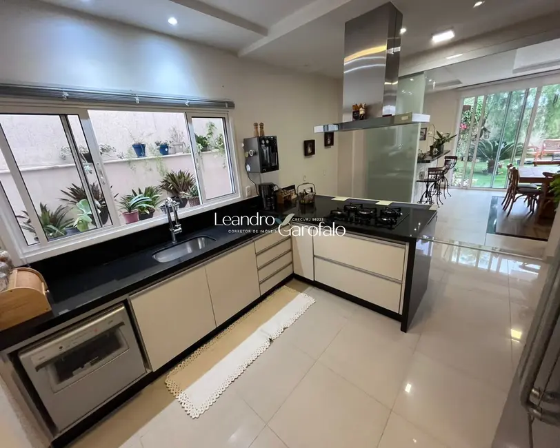 Foto 8 de Casa com 3 quartos à venda, 294m2 em Resende - RJ