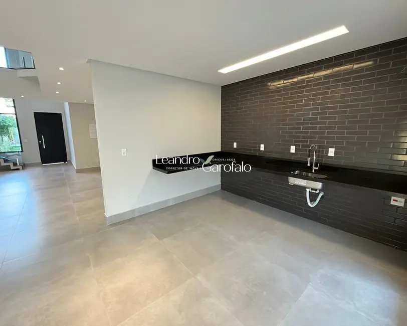 Casa de Condomínio com 3 quartos à venda, 230m2 em Resende - RJ - imagem 8 Foto 8 de Casa de Condomínio com 3 quartos à venda, 230m2 em Resende - RJ