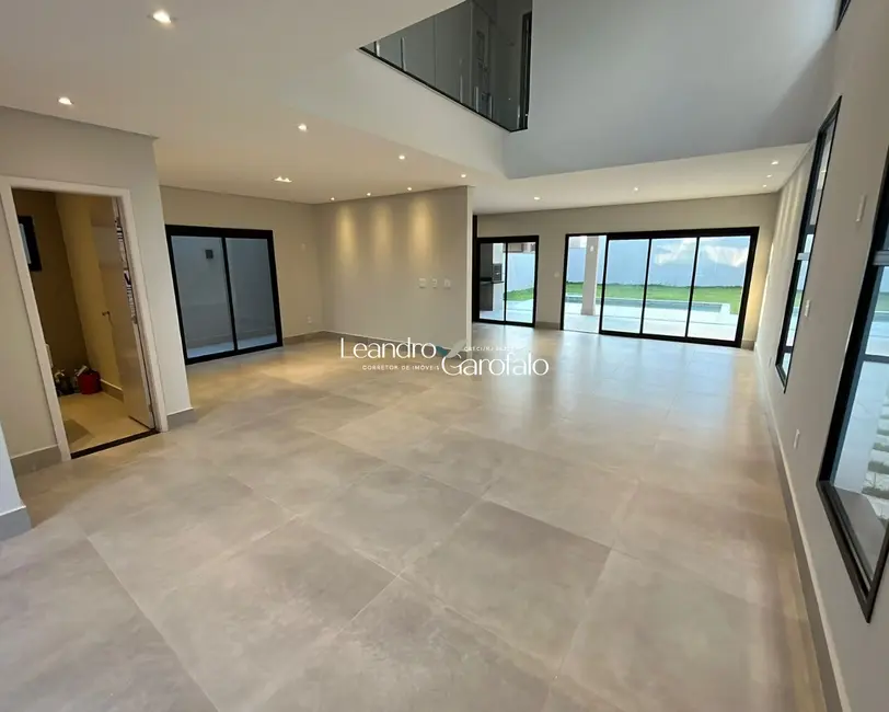 Casa de Condomínio com 3 quartos à venda, 230m2 em Resende - RJ - imagem 4 Foto 4 de Casa de Condomínio com 3 quartos à venda, 230m2 em Resende - RJ