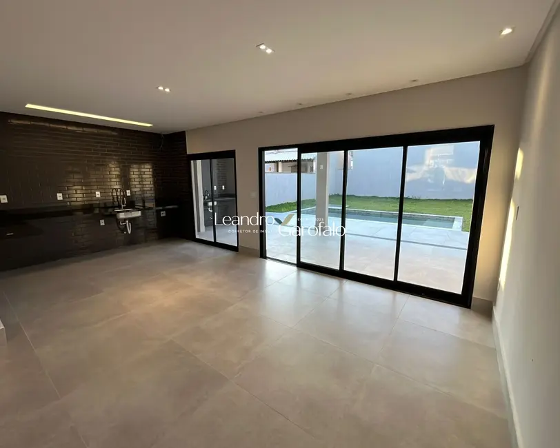 Casa de Condomínio com 3 quartos à venda, 230m2 em Resende - RJ - imagem 6 Foto 6 de Casa de Condomínio com 3 quartos à venda, 230m2 em Resende - RJ