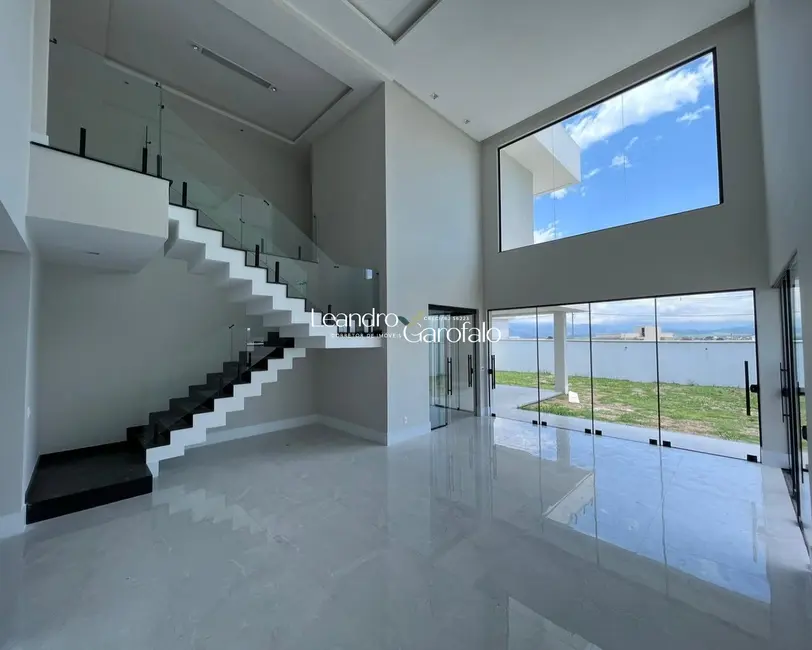 Foto 2 de Casa com 4 quartos à venda, 290m2 em Resende - RJ