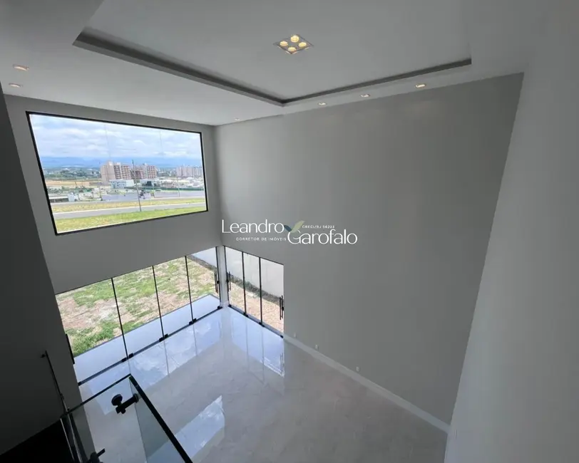 Casa com 4 quartos à venda, 290m2 em Resende - RJ - imagem 4 Foto 4 de Casa com 4 quartos à venda, 290m2 em Resende - RJ