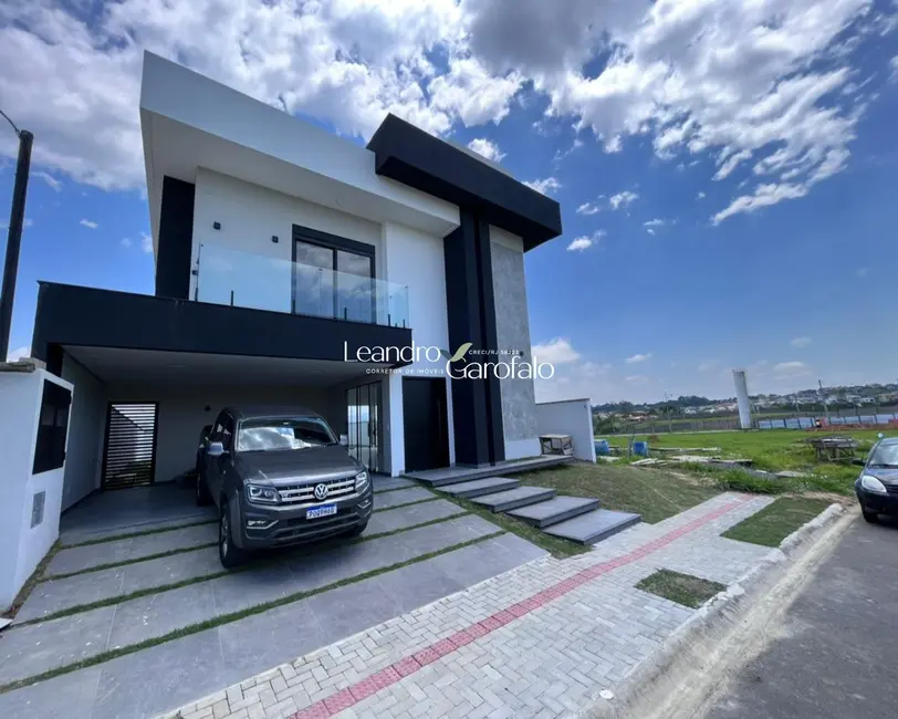 Foto 1 de Casa com 4 quartos à venda, 290m2 em Resende - RJ