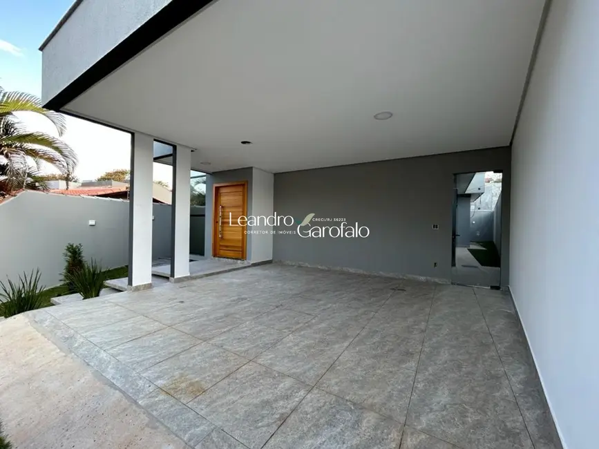 Casa com 3 quartos à venda, 162m2 em Parque Ipiranga, Resende - RJ - imagem 2 Foto 2 de Casa com 3 quartos à venda, 162m2 em Parque Ipiranga, Resende - RJ