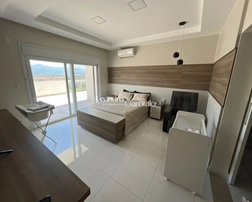 Casa com 5 quartos à venda, 440m2 em Casa da Lua, Resende - RJ - imagem 9 Foto 9 de Casa com 5 quartos à venda, 440m2 em Casa da Lua, Resende - RJ