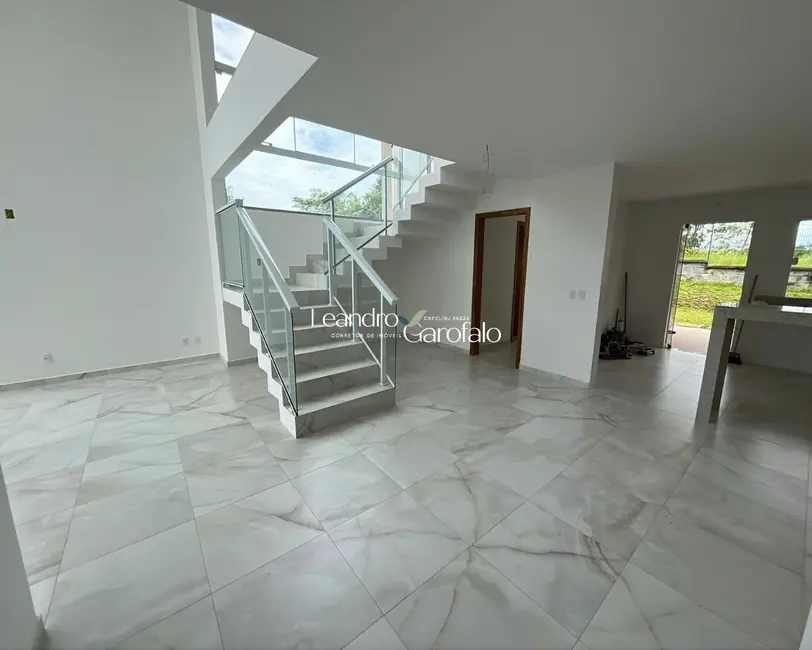 Casa com 4 quartos à venda e para alugar, 240m2 em Resende - RJ - imagem 3 Foto 3 de Casa com 4 quartos à venda e para alugar, 240m2 em Resende - RJ