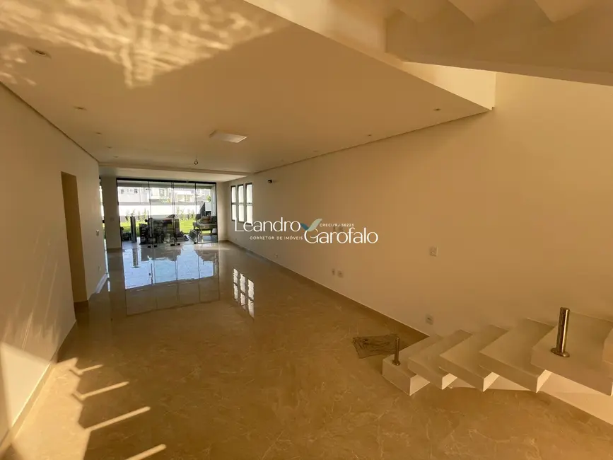 Casa com 5 quartos à venda, 260m2 em Resende - RJ - imagem 6 Foto 6 de Casa com 5 quartos à venda, 260m2 em Resende - RJ