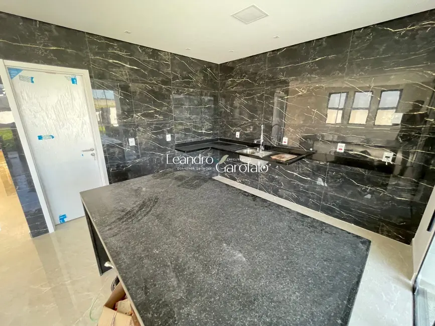 Casa com 5 quartos à venda, 260m2 em Resende - RJ - imagem 5 Foto 5 de Casa com 5 quartos à venda, 260m2 em Resende - RJ