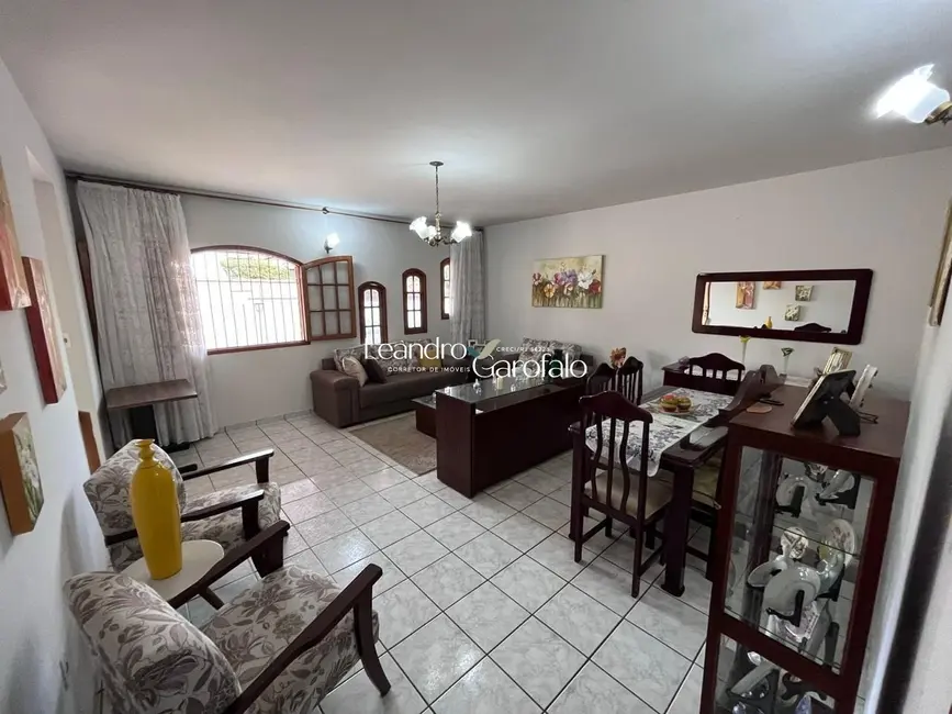 Casa com 4 quartos à venda, 246m2 em Morada da Colina, Resende - RJ - imagem 3 Foto 3 de Casa com 4 quartos à venda, 246m2 em Morada da Colina, Resende - RJ