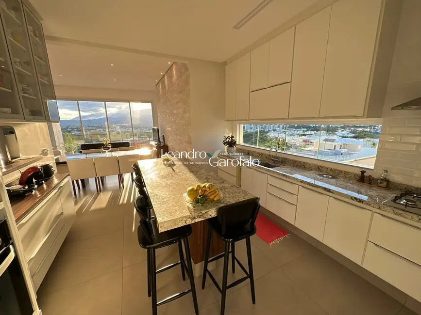 Casa de Condomínio com 4 quartos à venda, 342m2 em Resende - RJ - imagem 6 Foto 6 de Casa de Condomínio com 4 quartos à venda, 342m2 em Resende - RJ