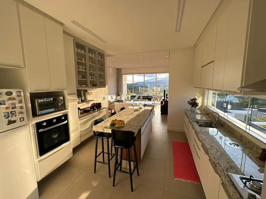 Casa de Condomínio com 4 quartos à venda, 342m2 em Resende - RJ - imagem 5 Foto 5 de Casa de Condomínio com 4 quartos à venda, 342m2 em Resende - RJ