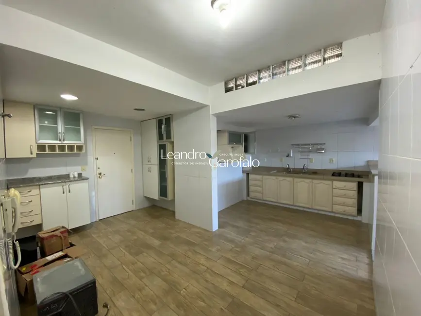 Apartamento com 3 quartos à venda, 150m2 em Centro, Resende - RJ - imagem 5 Foto 5 de Apartamento com 3 quartos à venda, 150m2 em Centro, Resende - RJ