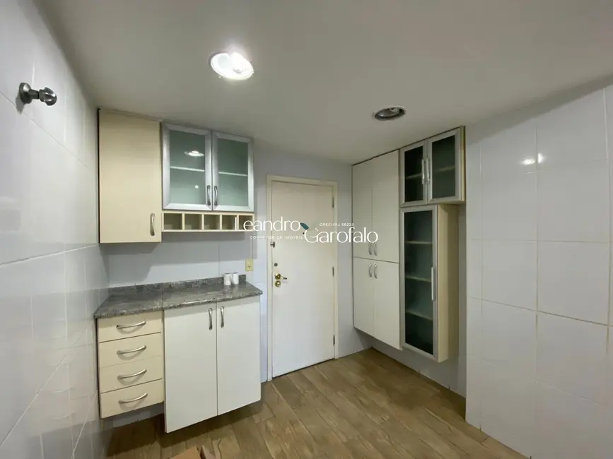 Apartamento com 3 quartos à venda, 150m2 em Centro, Resende - RJ - imagem 6 Foto 6 de Apartamento com 3 quartos à venda, 150m2 em Centro, Resende - RJ