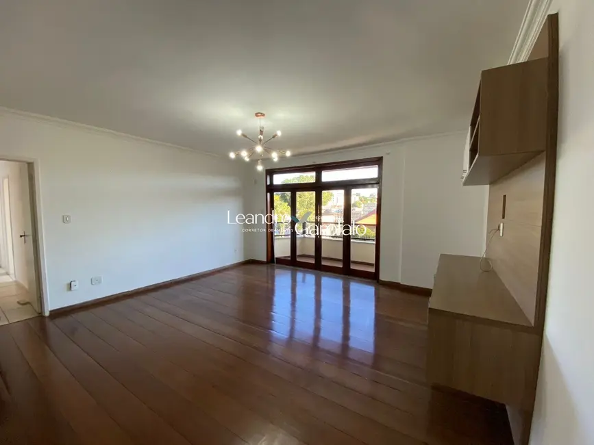 Foto 2 de Apartamento com 3 quartos à venda, 150m2 em Centro, Resende - RJ